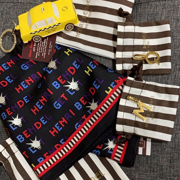 Henri Bendel Wrapping Paper Tissue Paper 🤍🤎 2 sheets - Picture 14 of 14